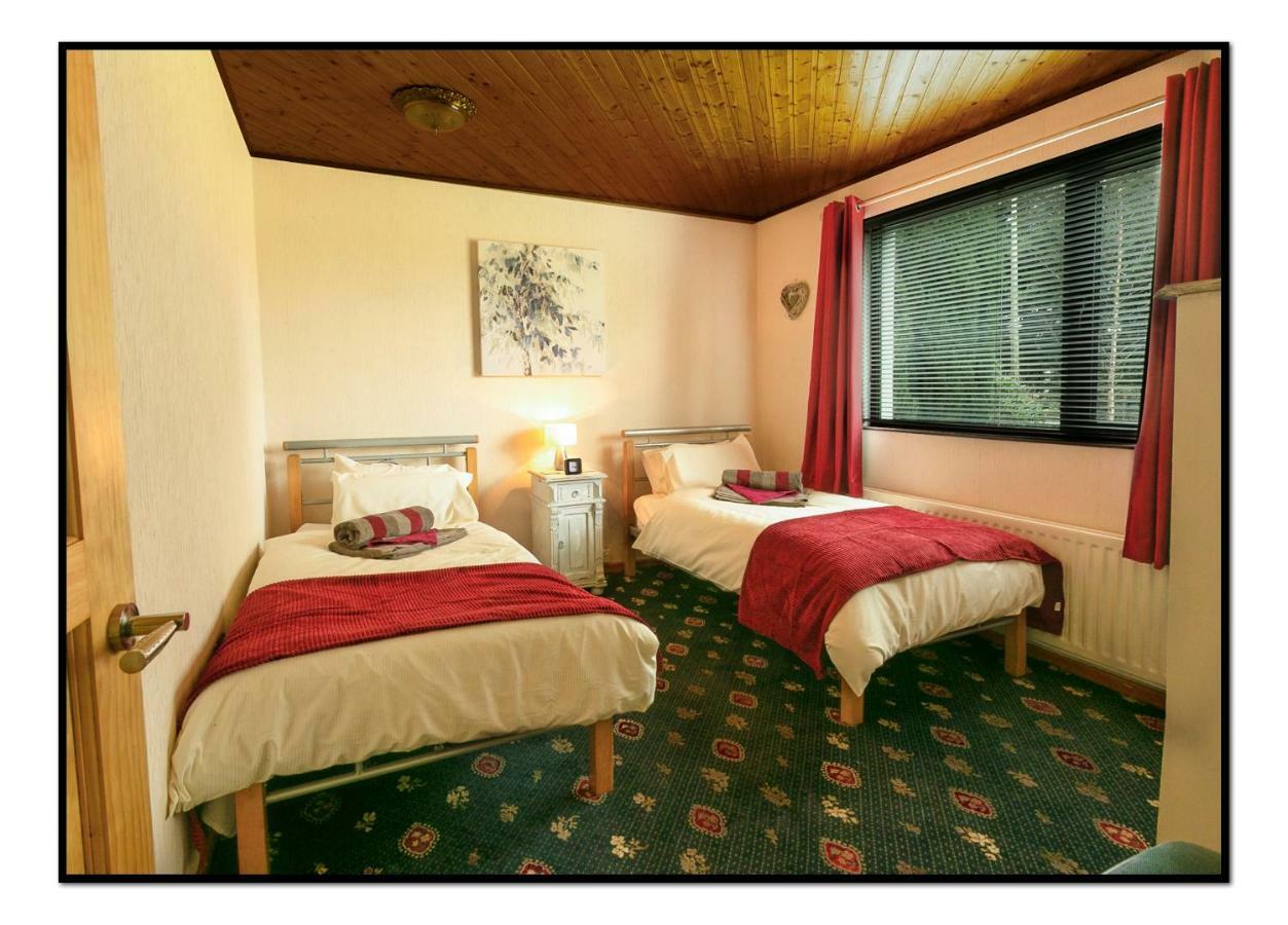 Burndavis Lodge แบลลีมีนา ภายนอก รูปภาพ